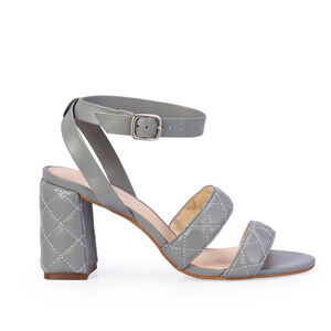 SANDÁLIA SALTO MÉDIO CINZA CARBONO DE COURO MATELASSÊ