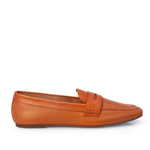 LOAFER MOCASSIM CARAMELO DE COURO BICO QUADRADO