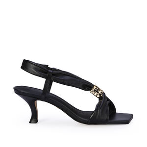 SAND&Aacute;LIA SALTO M&Eacute;DIO PRETA DE COURO