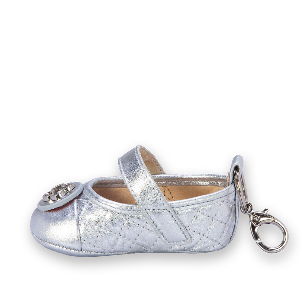 SAPATILHA RN PRATEADA DE COURO MATELASSÊ COM VELCRO image number 2