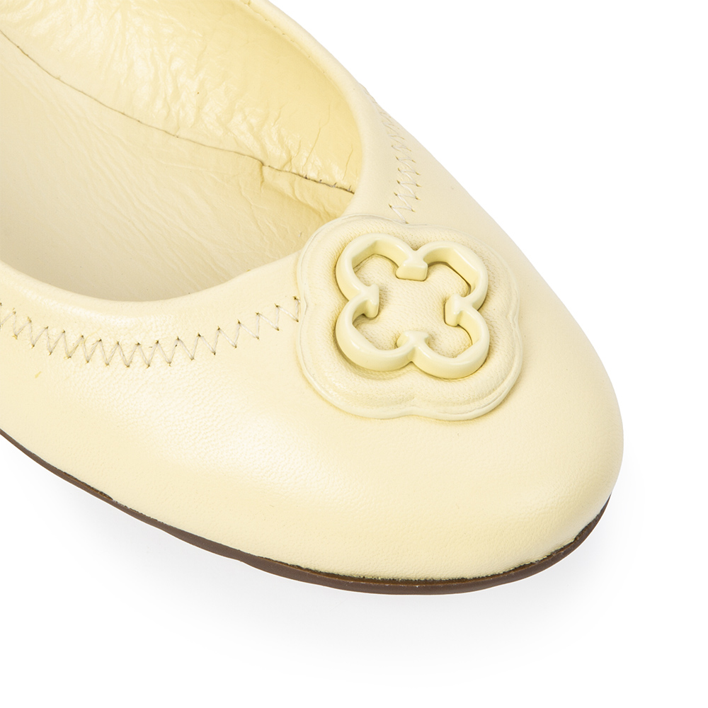 SAPATILHA INFANTIL DE COURO CREME CATHERINE image number 2