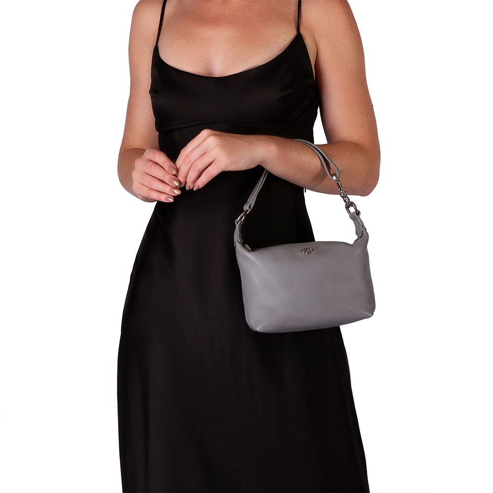 BOLSA PEQUENA CINZA CARBONO DE COURO CLUTCH image number 1