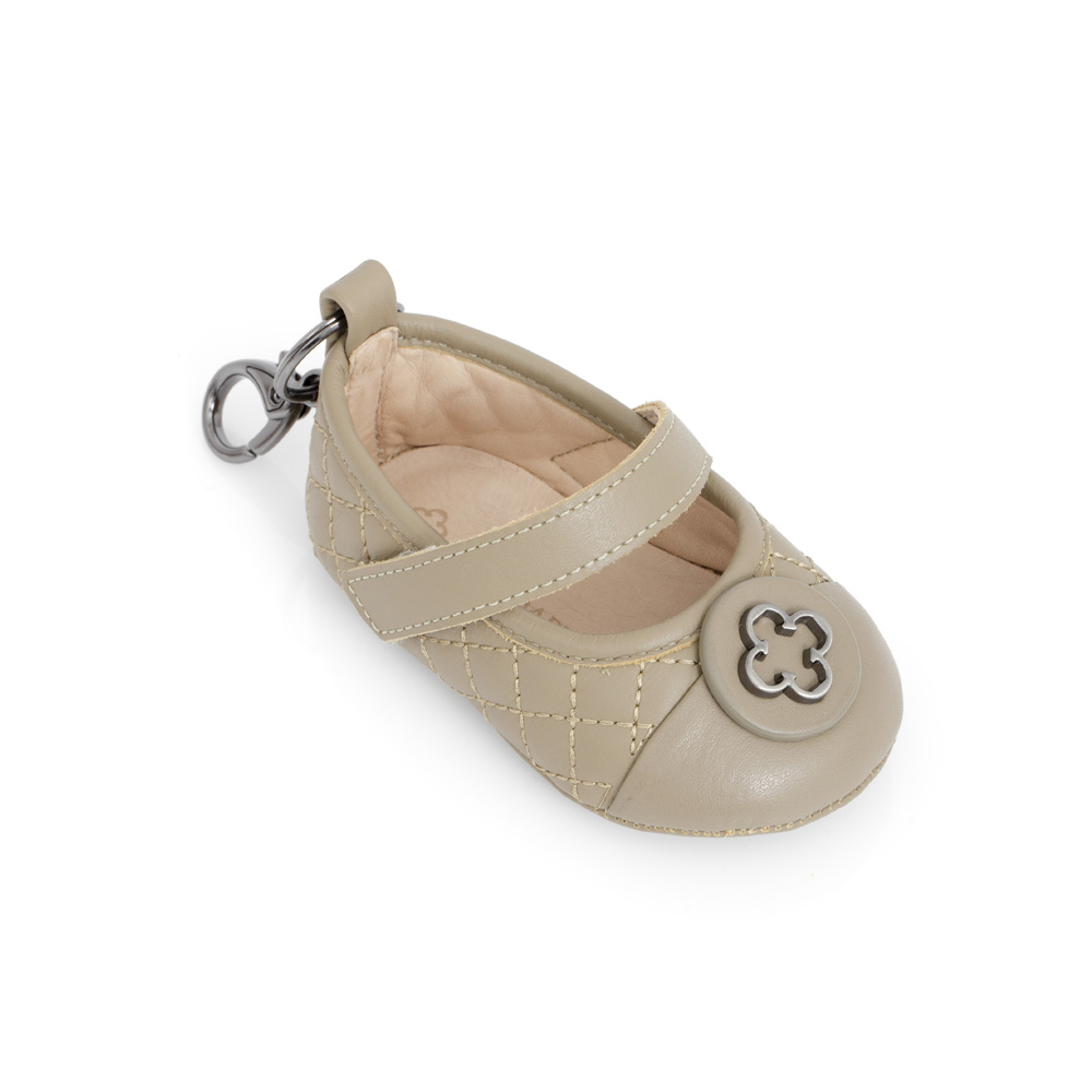 SAPATILHA RN DE COURO MATELASSÊ VERDE COM VELCRO image number 3