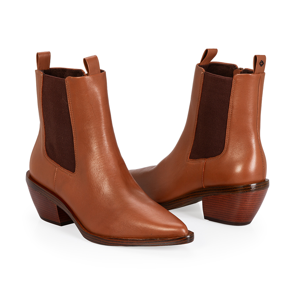 BOTA MARROM COURO CANO CURTO BICO FINO image number 4