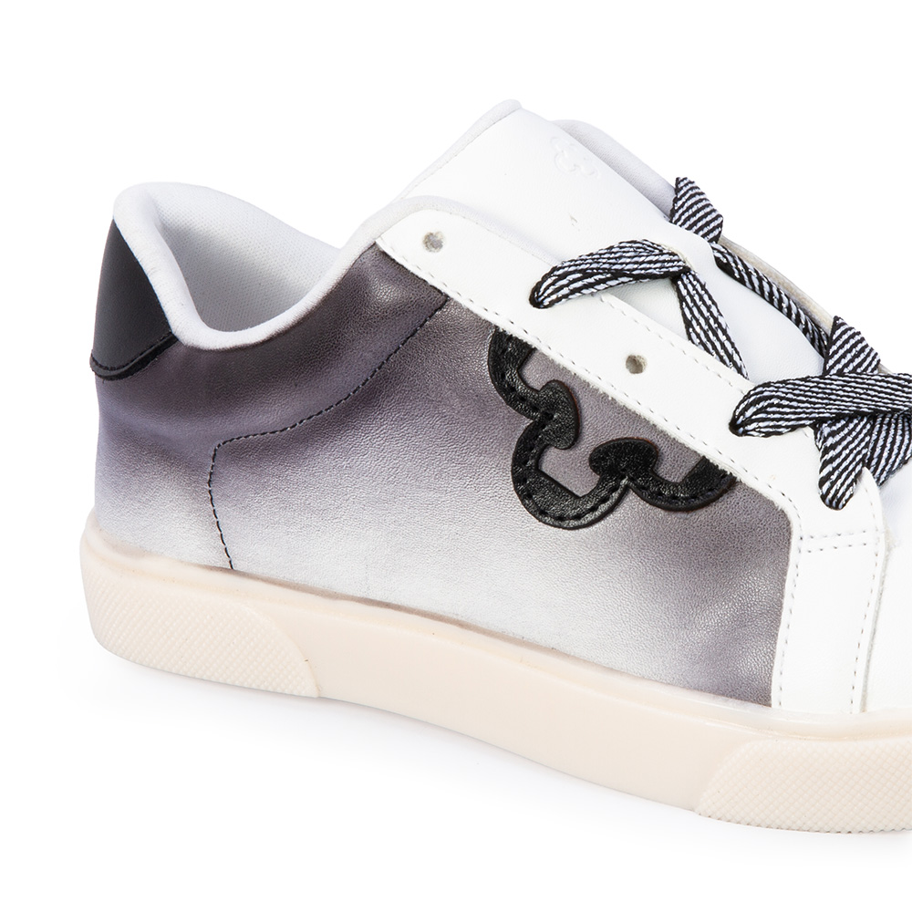 TÊNIS INFANTIL BRANCO E PRETO AMARRAÇÃO image number 4